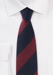 Corbata de diseño clásico a rayas rojo oscuro azul