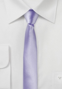 Corbata extra fina de color violeta pálido