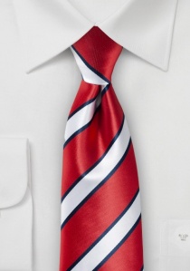 Corbata tradicional diseño de rayas rojo nieve
