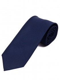 Corbata rayas lisas superficie azul noche