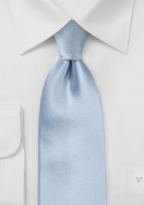 Corbata con clip en azul hielo