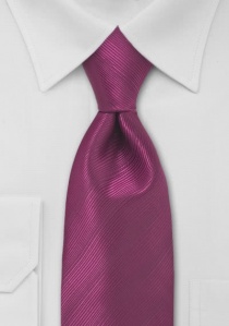 Corbata lisa magenta diseño rayas