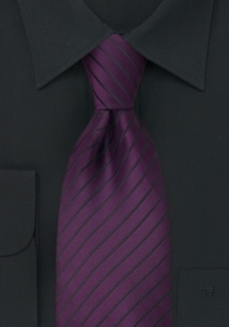 Corbata violeta oscuro negro rayas
