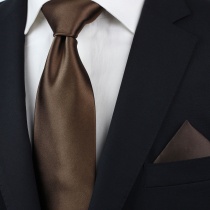 Corbata y bufanda de hombre en conjunto - marrón