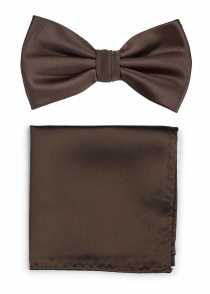corbata de lazo y bufanda en marrón oscuro