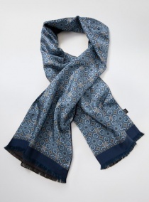 Bufanda de seda con adornos de doble cara azul