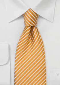 Corbata de seda a rayas en amarillo oscuro con
