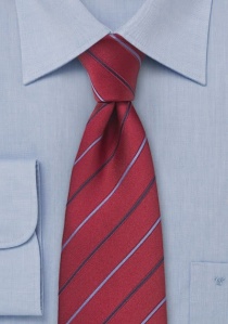 Corbata chic roja con rayas claras