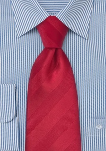 Corbata roja rayas
