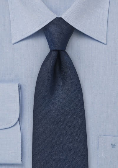 Krawatte monochrom dunkelblau