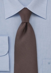 Corbata marrón oscuro estructurada