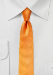 Corbata estrecha raya lisa superficie naranja