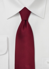 Corbata lisa en rojo oscuro noble
