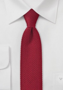 Corbata roja bordada estrecha