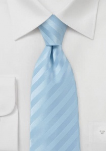 Corbata de rayas azul claro