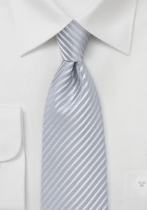 Corbata rayada fina gris