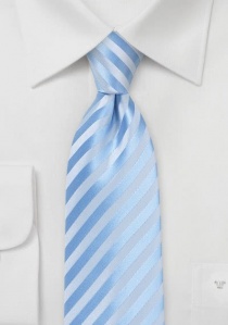Corbata rayada tonos azul claro