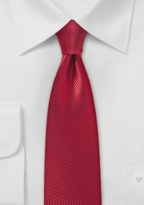 Corbata estrecha lisa raya roja mediana