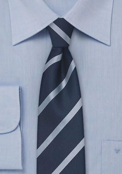 Schmale Krawatte schmale Streifen in blau