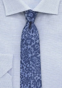 Corbata de caballero estrecha floreada azul pálido