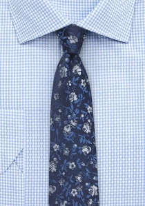 Corbata de caballero de forma estrecha azul oscuro