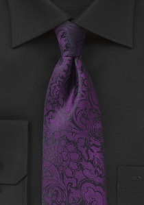 Corbata llamativa look paisley violeta