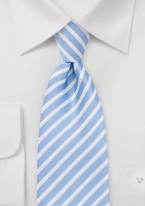 Corbata de niño con diseño de rayas azul claro
