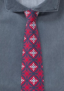 Moderna corbata roja con diseño de Talavera