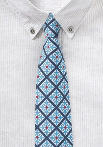 Corbata en azul claro con estampado de Talavera