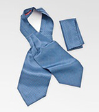 La corbata-pañuelo